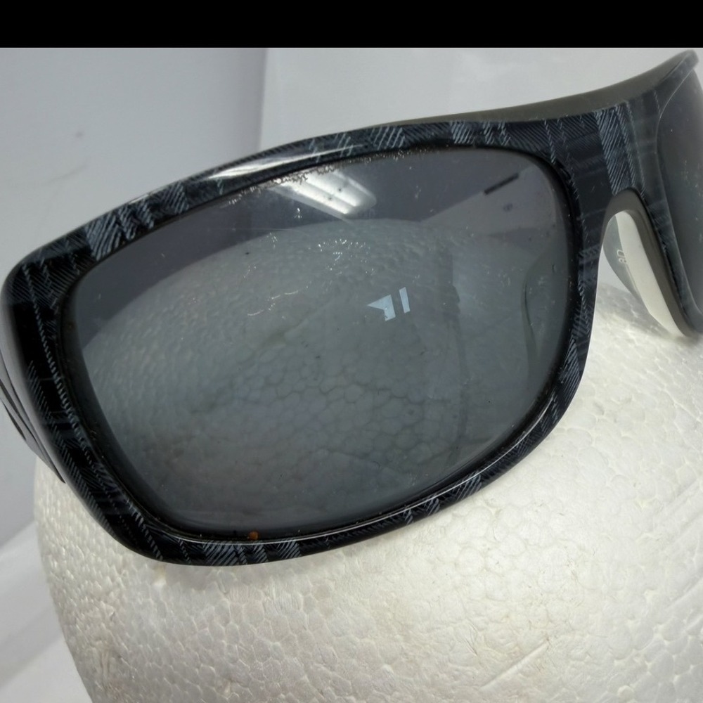 Oakley Sideways Sunglasses Black White‎ Plaid Frames Only 12-962 61-15-121 USA
